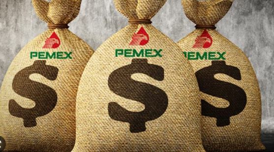 AMLO: "Vamos a ayudar a Pemex a pagar su deuda, si hace falta"