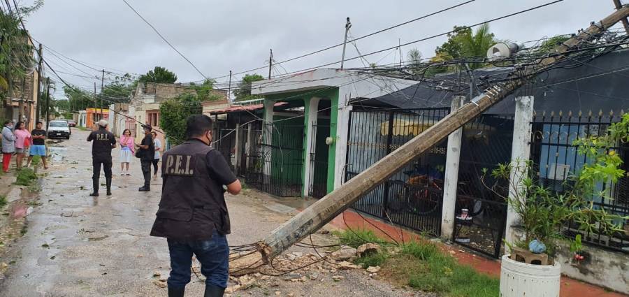 "Zeta" dejó sin energía eléctrica a casi 60,000 usuarios en Yucatán