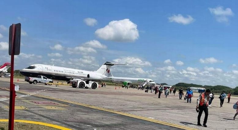 Avión sufre percance tras despegar en Villahermosa ¡Gran susto!