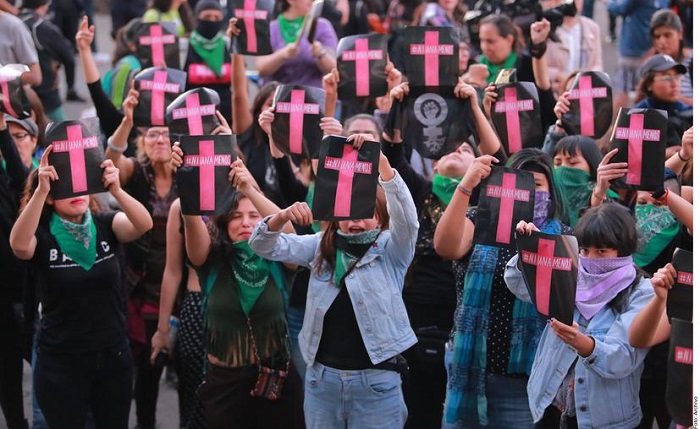 “No a la violencia”, dice AMLO sobre Día de la Mujer y paro nacional