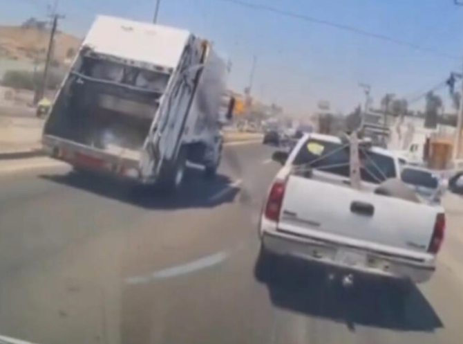 (Vídeo) Niña es brutalmente atropellada al intentar cruzar la calle