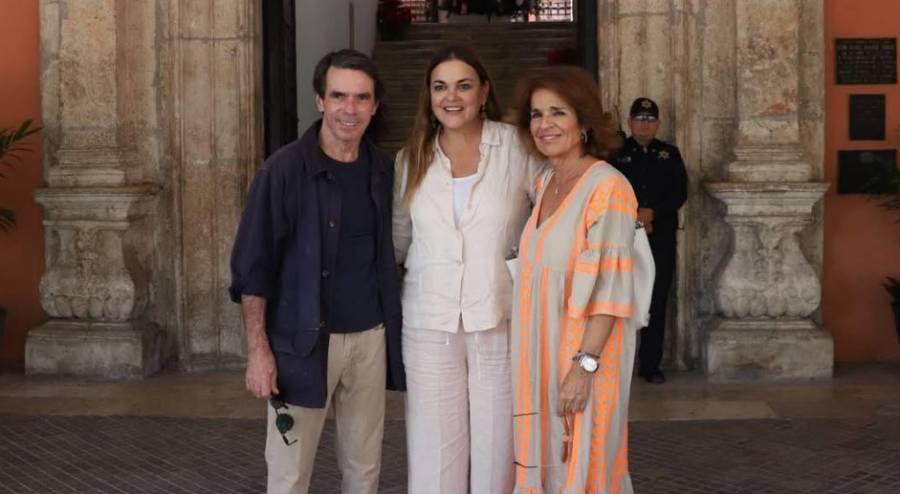 Cecilia Patrón recibe al expresidente de España, José María Aznar