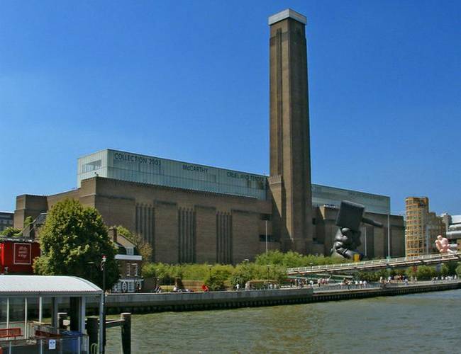 Adolescente lanza a niño desde el décimo piso del Tate Modern en Londres