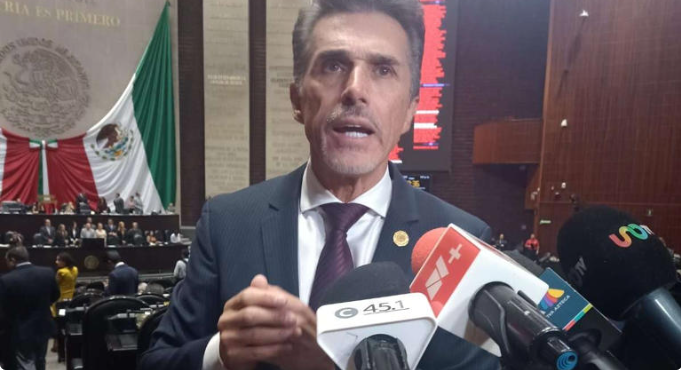 “Yo no sabía que era narcoabogado”; Mayer sobre contratación de socio del abogado de “El Mayo”