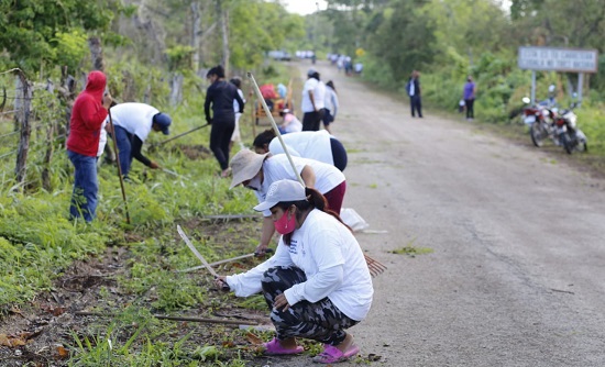 Yucatán: Ayudan a vecinos de 42 municipios pagos por trabajo temporal