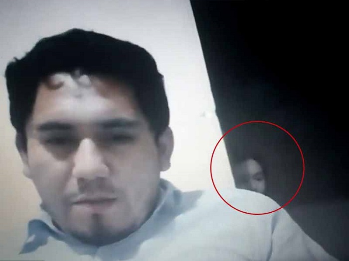 Profesor presencia supuesta actividad "paranormal" durante clase en línea