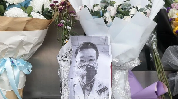 Indignación en China por muerte del doctor reprobado por alertar coronavirus