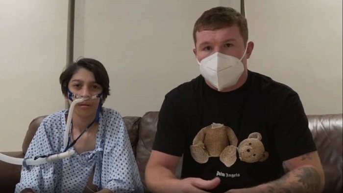 (VIDEO) 'Canelo' ayuda a joven que necesita un trasplante de pulmón