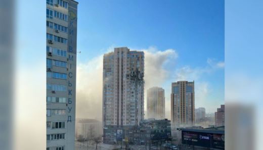 (VÍDEO) Misil ruso destruye edificio residencial de 30 pisos en Kiev