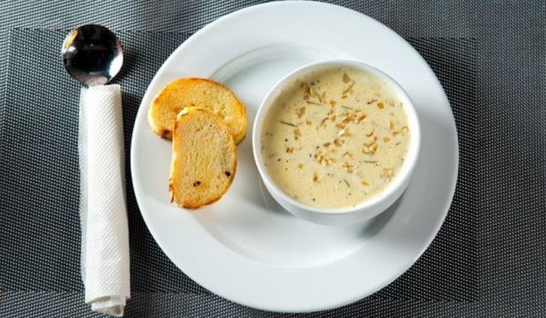 ¿Qué tal te caería preparar una deliciosa sopa de elote?