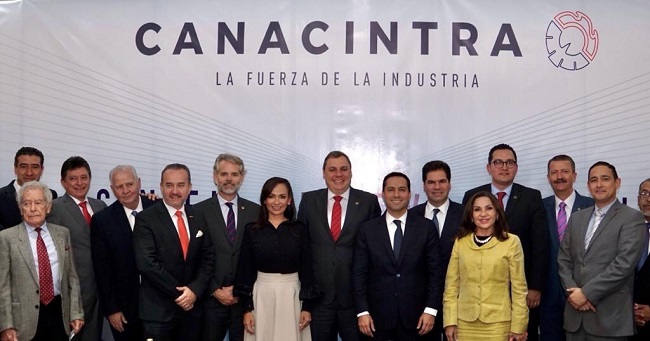 Vila expone en la CDMX las bondades de Yucatán como polo de inversión