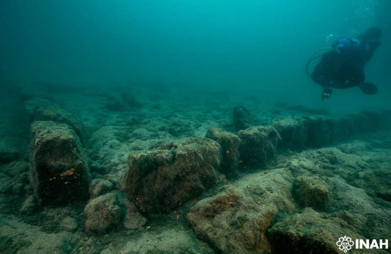 Arqueólogos hallan ciudad maya sumergida en lago Atitlán de Guatemala