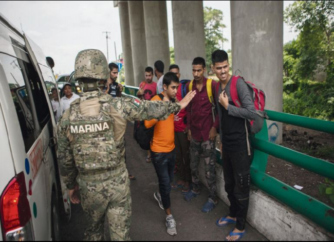 Suman 14 mil migrantes en México en espera de audiencia en EE.UU.