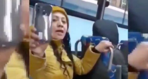 (VÍDEO) Por no tener cubrebocas en transporte, la apodan #LadyCubrebocasMetepec