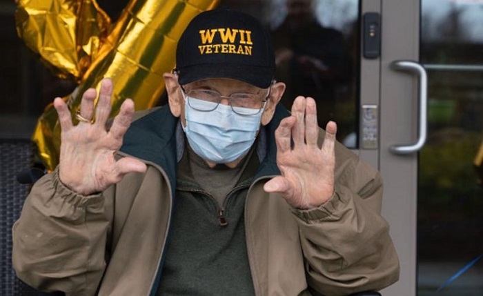 Abuelo de 104 años sobrevivió a la guerra, a la peste y ahora al coronavirus