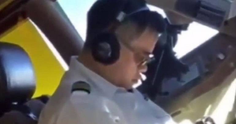 VIDEO: Piloto taiwanés se queda dormido en pleno vuelo