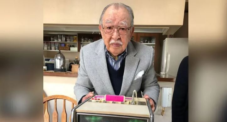 Muere a los 100 años Shigeichi Negishi, el inventor del karaoke