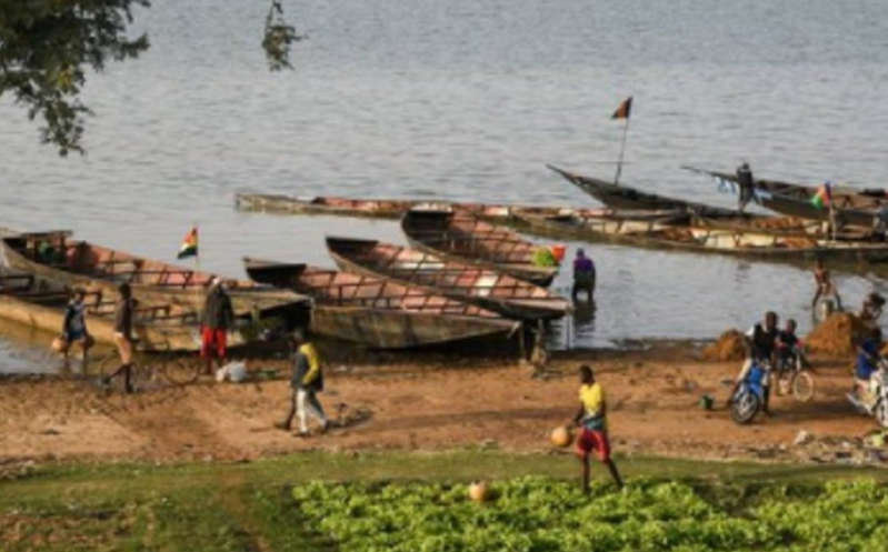 Más de 150 personas desaparecen tras naufragio de barco en Nigeria