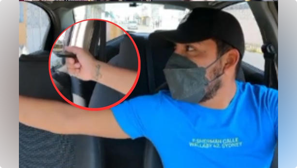 Mujer olvida su celular en un Uber y reclama al conductor por demorarse en devolverlo