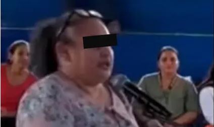 (VÍDEO) Maestra hace examen oral para dar clases de inglés y ¡ni lo entiende!