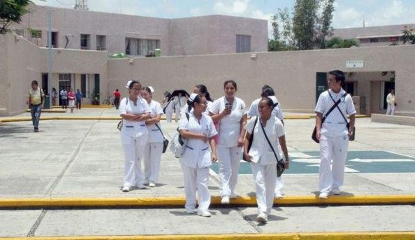 Mérida: Discriminan a una enfermera al abordar un camión