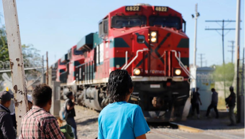 Tren embiste a mujer y la mata en Sinaloa