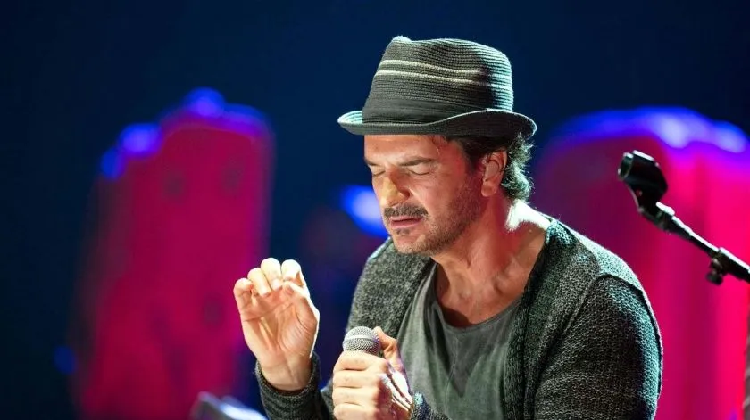 Ricardo Arjona demanda a Toyota por alterar una de sus canciones