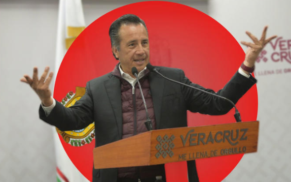 Cuitláhuac García recibe 'diploma' como el "peor gobernador de la historia" de Veracruz