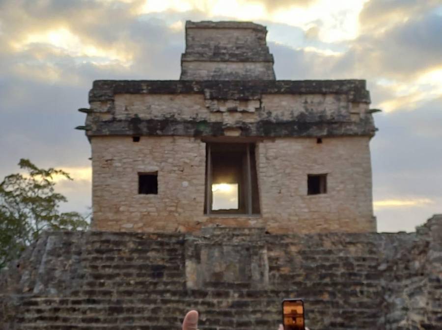 Equinoccio en Dzibiulchaltún: El Sol se asomó con timidez en Templo de las 7 muñecas