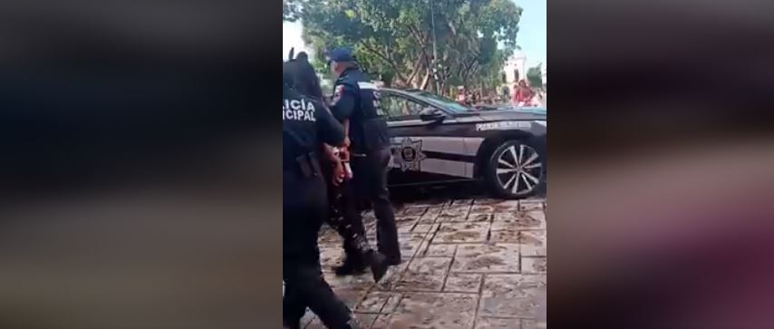 Policía de Mérida dice que no esposó a una niña, pero el vídeo dice otra cosa