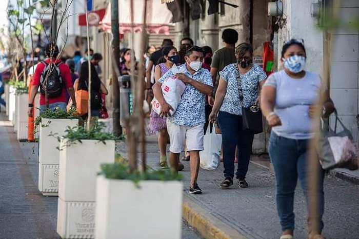 Mérida:  Maceteros del Centro Histórico son usados como basureros