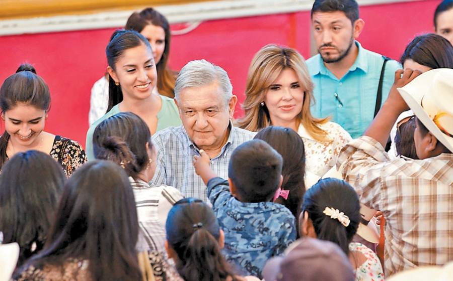 La SFP decidirá sobre la remoción de ‘superdelegados’: AMLO