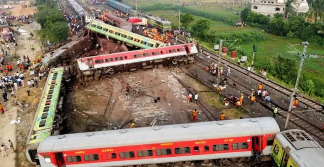 Accidente de tren en India deja cerca de 300 muertos ¡La peor tragedia del siglo!