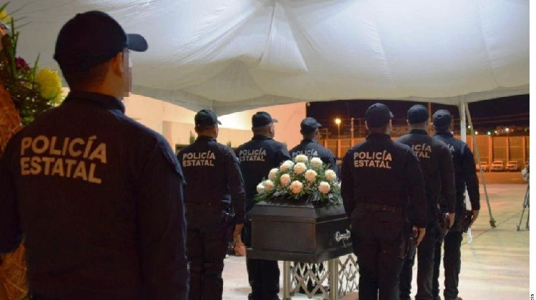 Nuevo Laredo: Con honores dan el último adiós a policía que murió en balacera