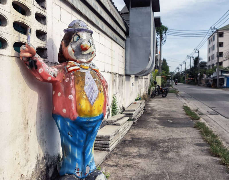 Explorador descubre aterrador pueblo abandonado que se cree "embrujado"