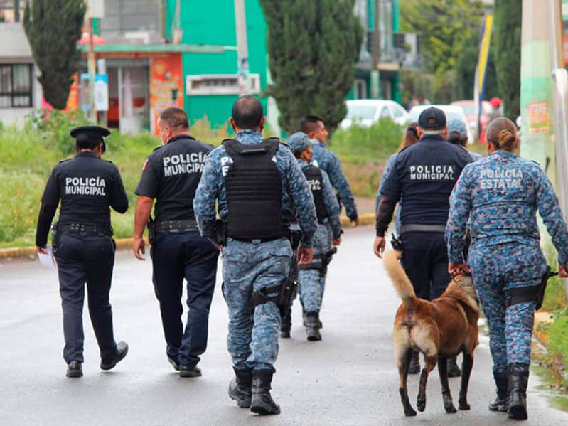 Policía abusó de mujer al quedar varada por una falla de su vehículo