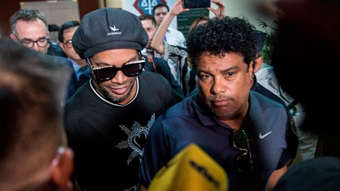 Ronaldinho, liberado por Fiscalía de Paraguay; habría usado pasaporte falso