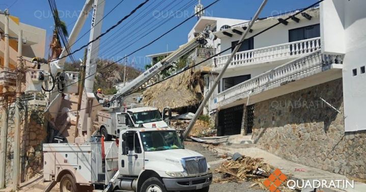 Acusan a la CFE por cobrar para reconectar servicio en Acapulco