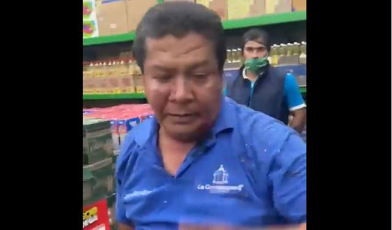 (VÍDEO) Mujer confronta a su acosador en Bodega Aurrerá de Colima