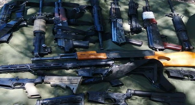 Guanajuato: Detienen a menor de edad con un arsenal de armas largas y cartuchos