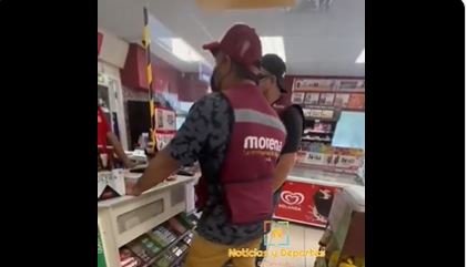 (VÍDEO) Servidores de la Nación” Entran a robar a un Oxxo