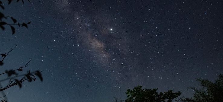 ¿Dónde y cómo observar la triple conjunción de Mercurio, Júpiter y Saturno