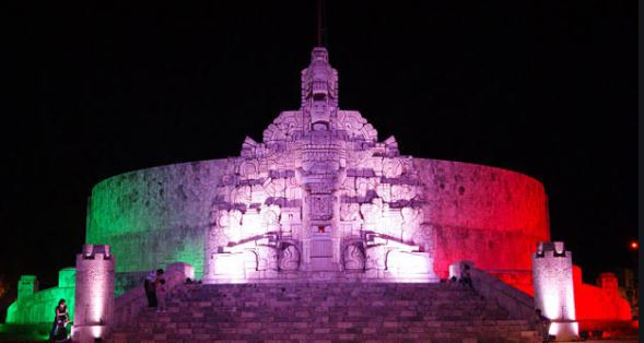 Mérida, fiestas patrias con iluminación en 3 puntos y sin adornos alusivos