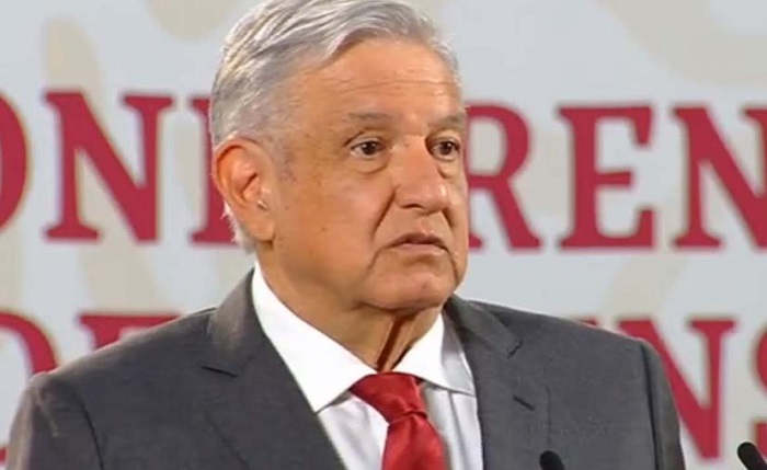 AMLO prometió que bajarían  las gasolinas y ahora admite que subieron de precio