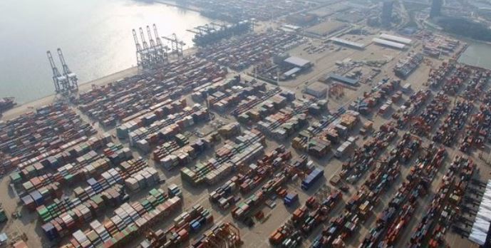 China impone nuevas restricciones por otro brote de variante de COVID-19