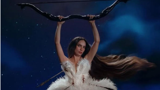 Belinda poderosa y mitológica en su portada del disco “Indómita”