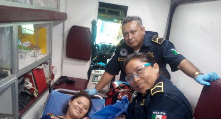 Nace bebé en una ambulancia cuando era traída a Mérida