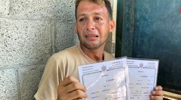 Asesinan a mellizos mientras el padre recibía sus actas de nacimiento en Gaza