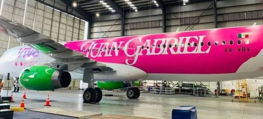 Viva Aerobus rinde homenaje a Juan Gabriel con un avión único