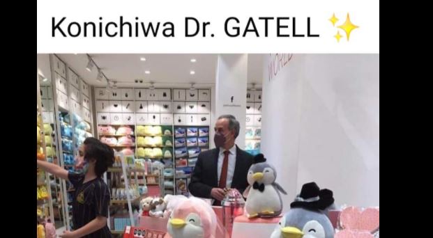 ¿López-Gatell comprando sus regalos de San Valentín en Miniso?